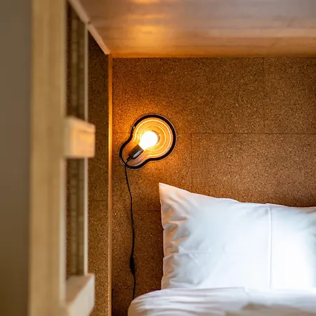 The Bellhop 3* רוטרדם